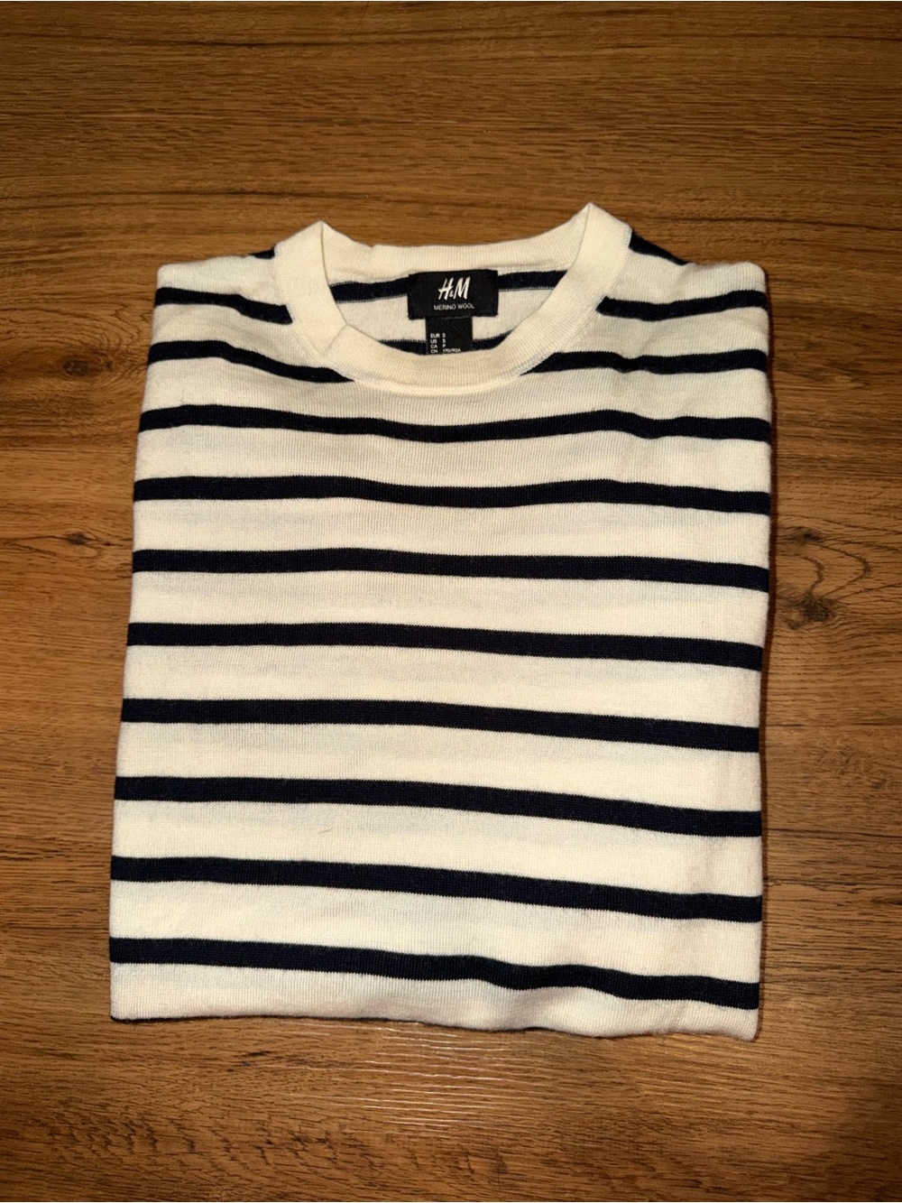 H&M Men's Cream and Black Striped Crew Sweater